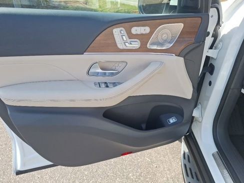 Used 2020 Mercedes-Benz GLE 350 4MATIC image 11