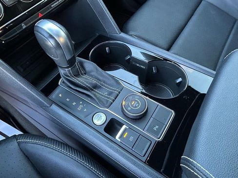 Used 2023 Volkswagen Atlas Cross Sport SEL image 28