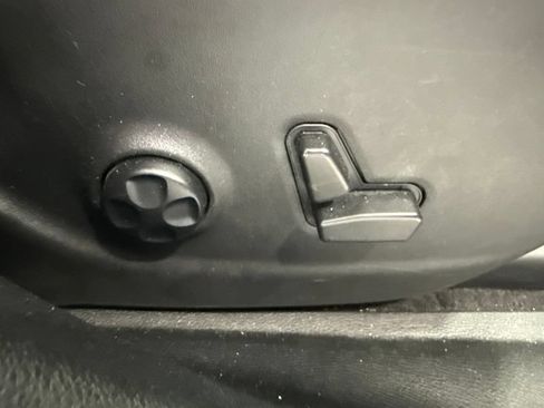 Used 2019 Jeep Cherokee High Altitude AWD/4WD image 14