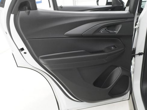 Used 2025 Chevrolet TrailBlazer LT w/ Driver Confidence Package FWD image 32