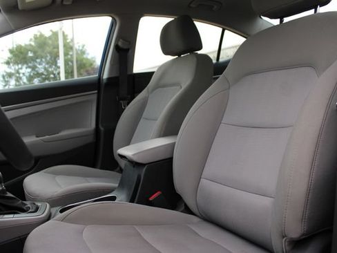Used 2017 Hyundai Elantra SE FWD image 16