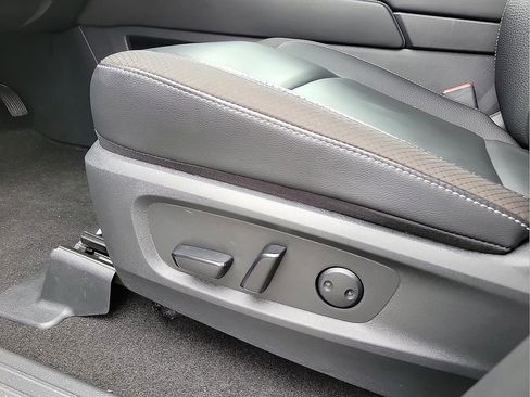 Used 2024 Nissan Pathfinder SL image 13