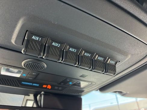 Used 2024 Ford Bronco Badlands image 39