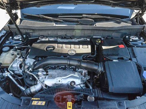 Used 2021 Mercedes-Benz GLB 250 image 28