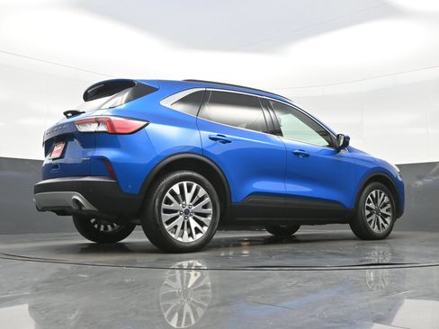 Used 2020 Ford Escape Titanium AWD/4WD image 32