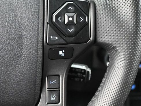 Used 2023 Toyota Tacoma TRD Sport w/ Technology Package AWD/4WD image 7