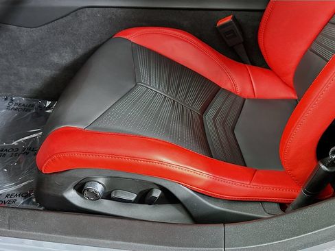 Used 2024 Chevrolet Corvette Stingray Preferred Conv w/ Z51 Performance Package RWD image 21