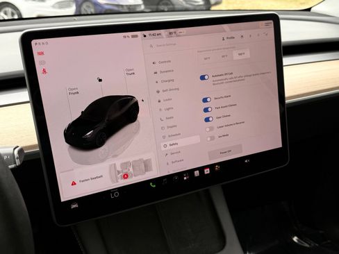 Used 2023 Tesla Model Y Long Range AWD/4WD image 41