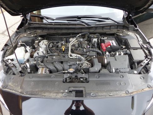 Used 2024 Nissan Altima 2.5 SR AWD/4WD image 17