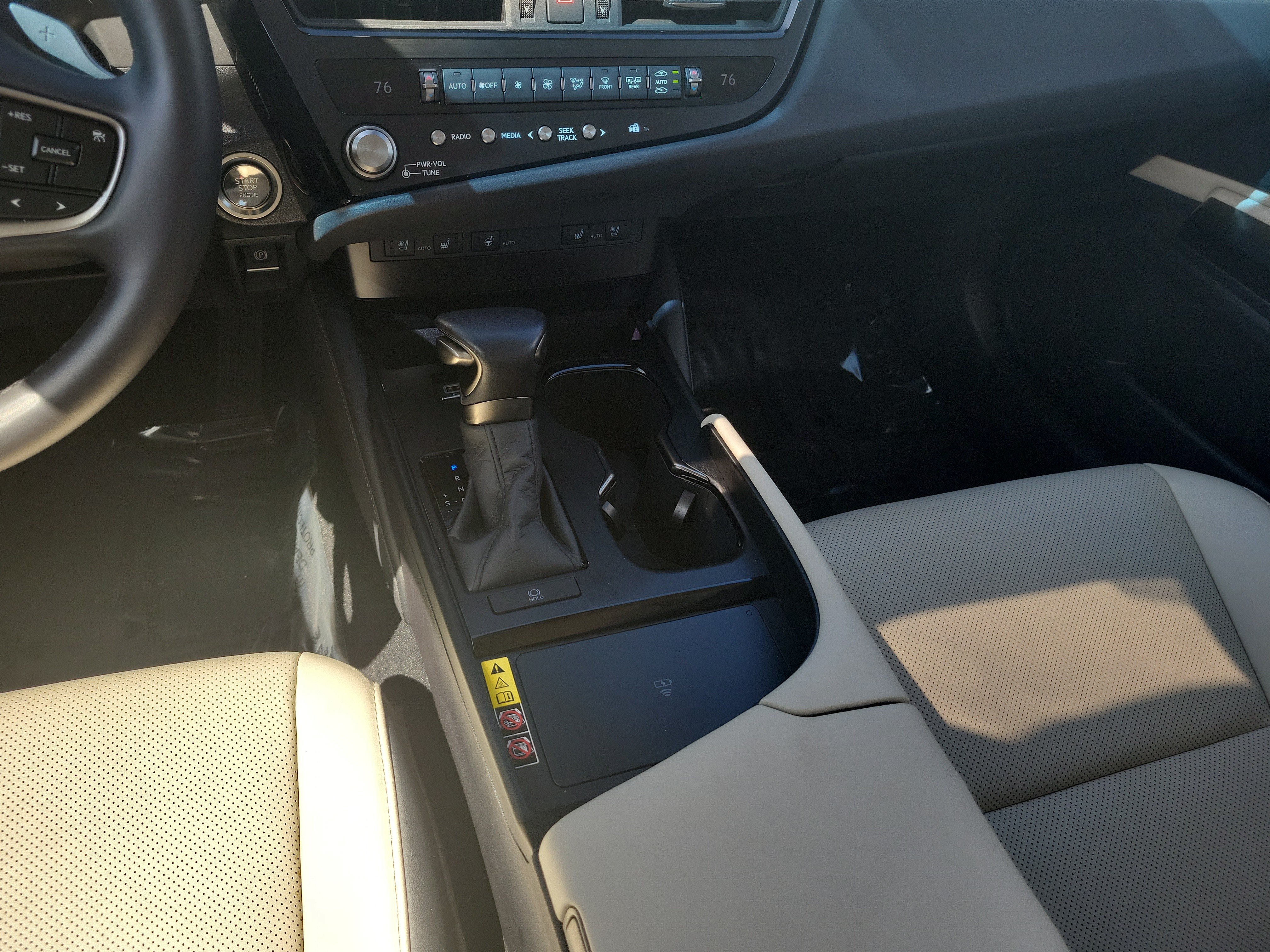 Used 2025 Lexus ES 350 w/ Premium Package FWD image 17