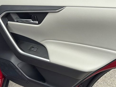 New 2025 Toyota RAV4 XLE image 30