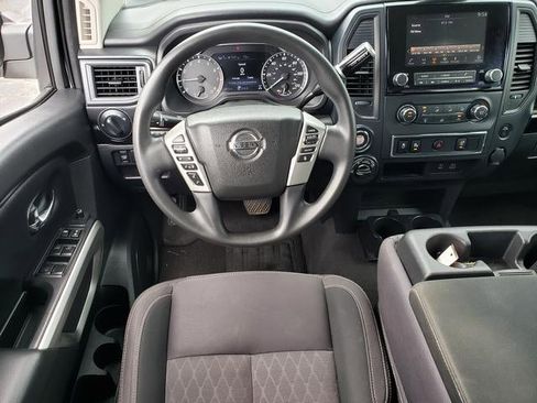 Used 2022 Nissan Titan SV image 18