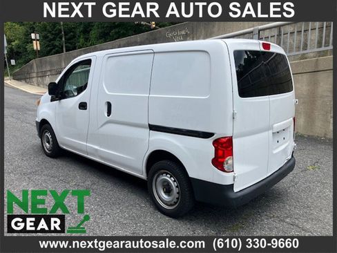 Used 2018 Chevrolet City Express LT image 3