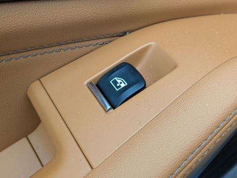 Used 2024 BMW X5 xDrive40i w/ Premium Package image 30