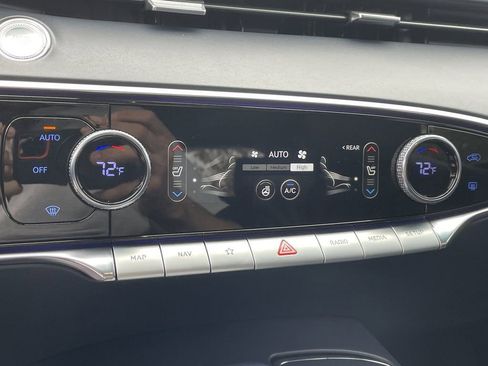 Used 2023 Genesis GV70 3.5T Sport w/ Sport Advanced Package image 23