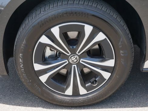 Used 2023 Toyota bZ4X AWD w/ Weather Package image 15