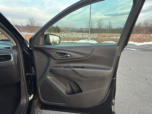 Used 2022 Chevrolet Equinox LT image 18