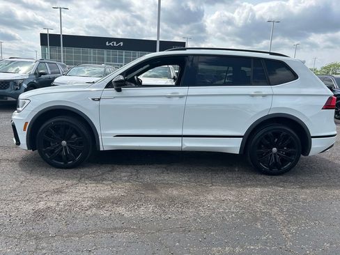 Used 2020 Volkswagen Tiguan SE R-Line AWD/4WD image 4