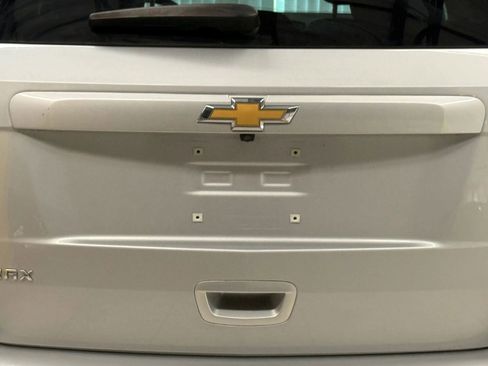 Used 2020 Chevrolet Trax LT w/ LT Convenience Package image 11