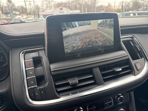 Used 2024 GMC Yukon SLT image 16