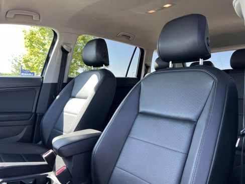 Used 2019 Volkswagen Tiguan SE AWD/4WD image 22