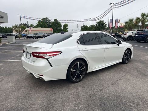 Used 2020 Toyota Camry XSE FWD image 3