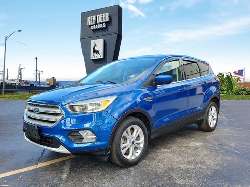 Used 2019 Ford Escape SE image 1