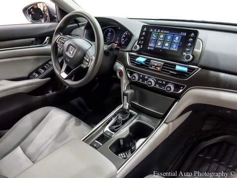 Used 2019 Honda Accord EX image 32
