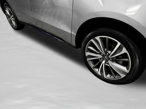 Certified 2019 Acura MDX FWD w/ Technology Package image 17