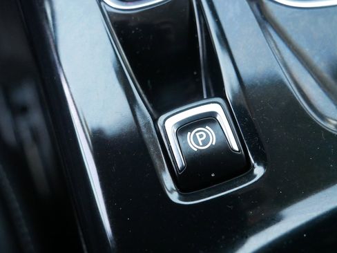 Used 2023 Buick Envision Preferred image 32