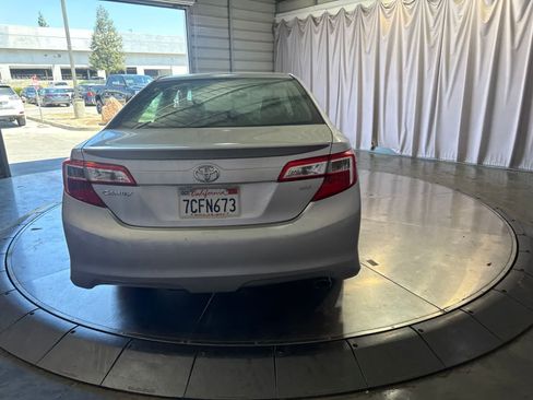 Used 2013 Toyota Camry SE FWD image 6