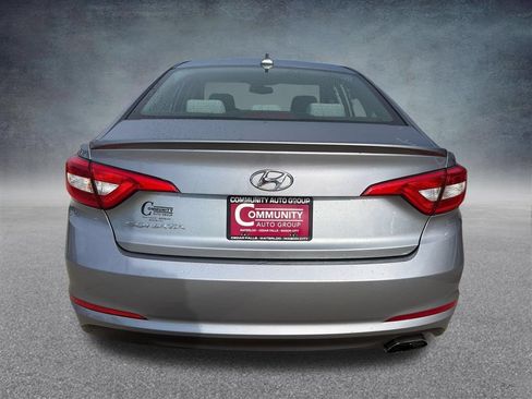 Used 2017 Hyundai Sonata SE FWD image 4