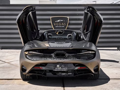 Used 2025 McLaren 750S Spider image 25