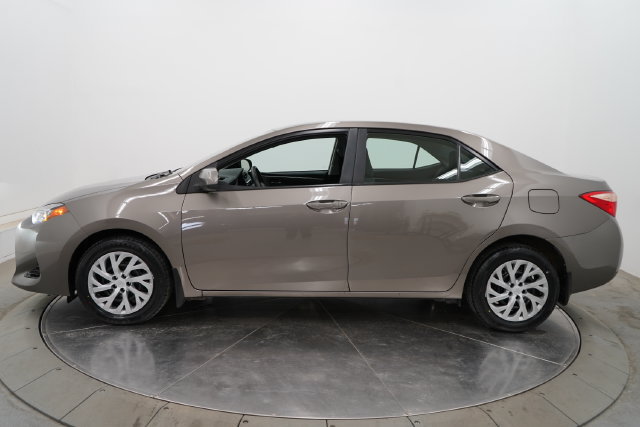 Used 2018 Toyota Corolla LE FWD image 4