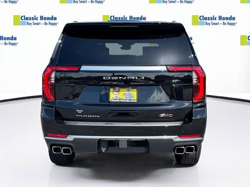 Used 2025 GMC Yukon XL Denali w/ Advanced Technology Package AWD/4WD image 7