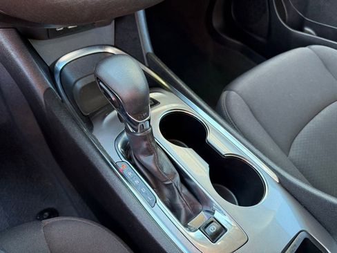 Used 2024 Chevrolet Malibu LT image 32