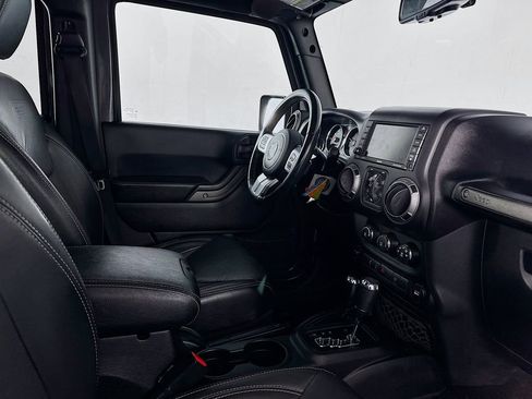 Used 2018 Jeep Wrangler Unlimited Sport image 30