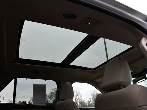 Used 2023 Ford Explorer Platinum w/ Technology Package image 17