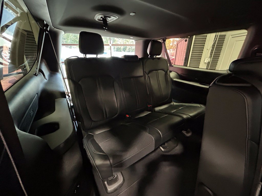 Used 2024 Jeep Wagoneer L Series II w/ Flexible Seating Group AWD/4WD image 6