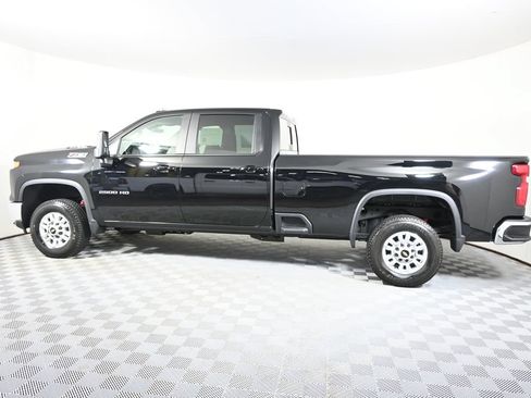 Used 2024 Chevrolet Silverado 2500 LT w/ Convenience Package AWD/4WD image 3