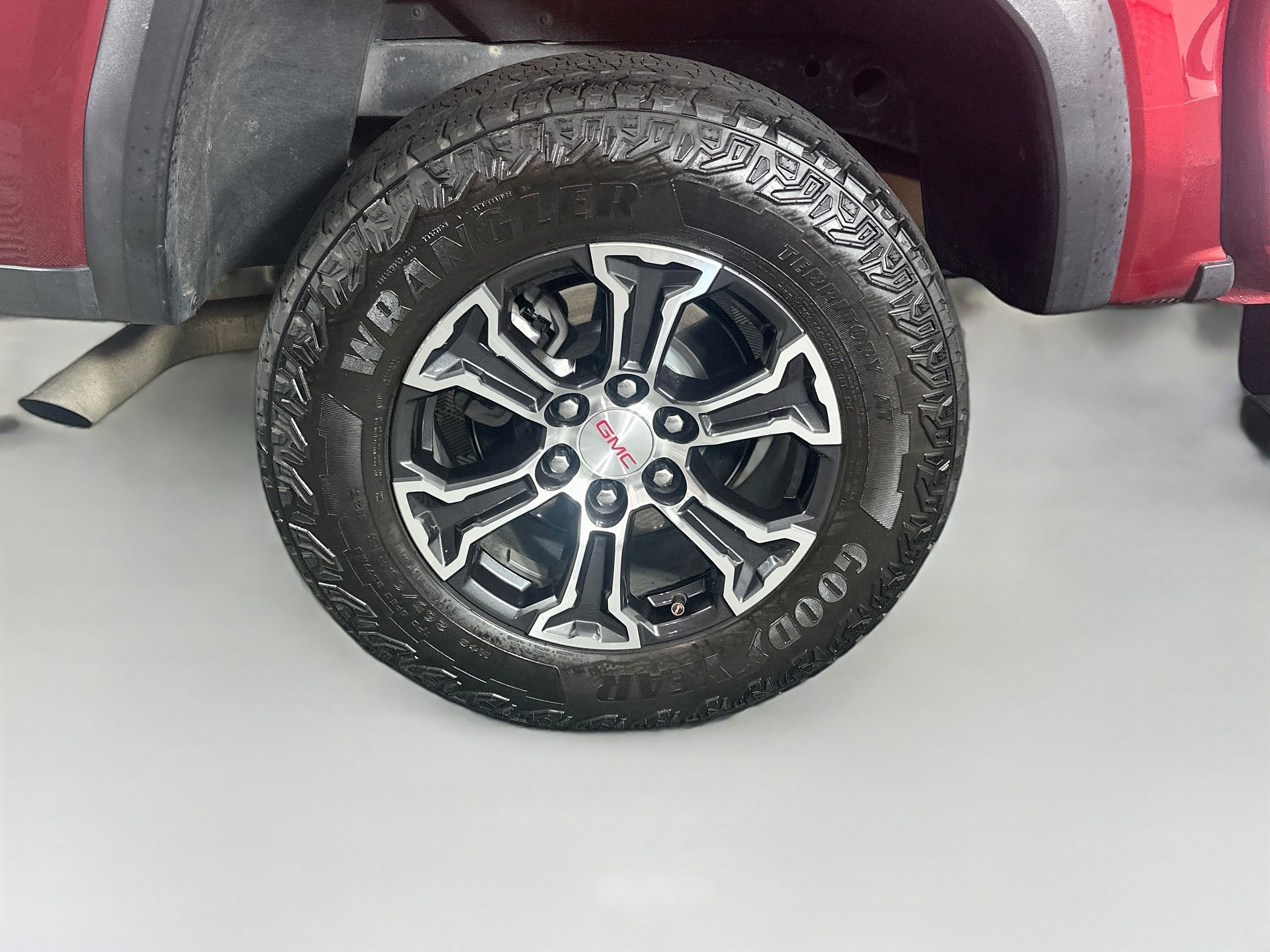 Used 2023 GMC Canyon AT4 AWD/4WD image 11