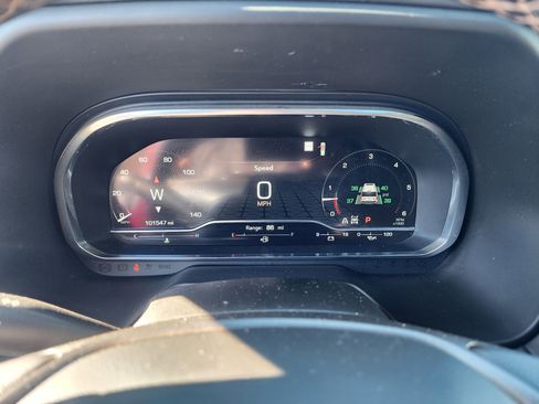 Used 2022 GMC Yukon XL AT4 image 32