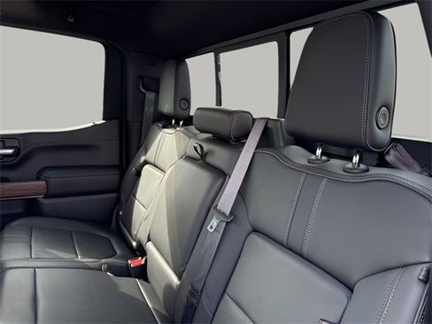 Used 2021 Chevrolet Silverado 1500 High Country image 21