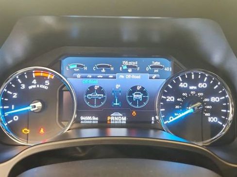 Certified 2021 Ford F250 Platinum w/ FX4 Off-Road Package AWD/4WD image 13