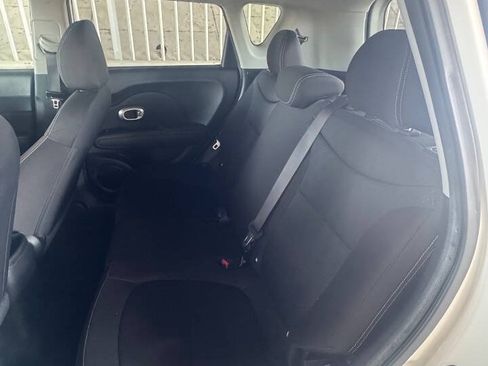 Used 2016 Kia Soul FWD image 23