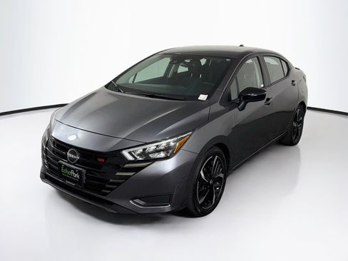 Used 2024 Nissan Versa SR FWD image 3