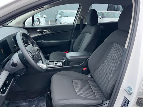 Used 2025 Kia Sportage LX image 35