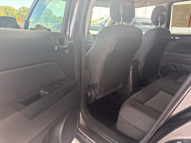 Used 2014 Jeep Patriot Latitude AWD/4WD image 25