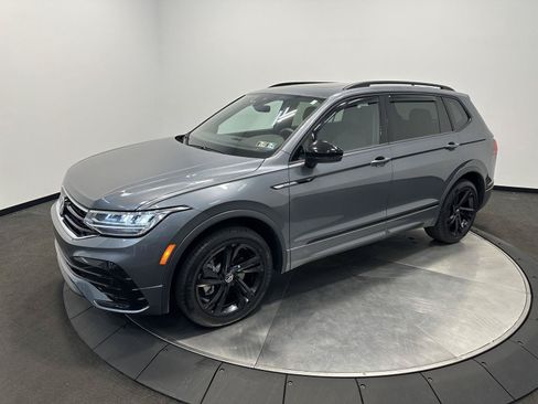 Used 2024 Volkswagen Tiguan SE R-Line AWD/4WD image 4