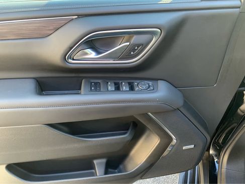 Used 2022 Chevrolet Tahoe LT w/ Luxury Package image 14